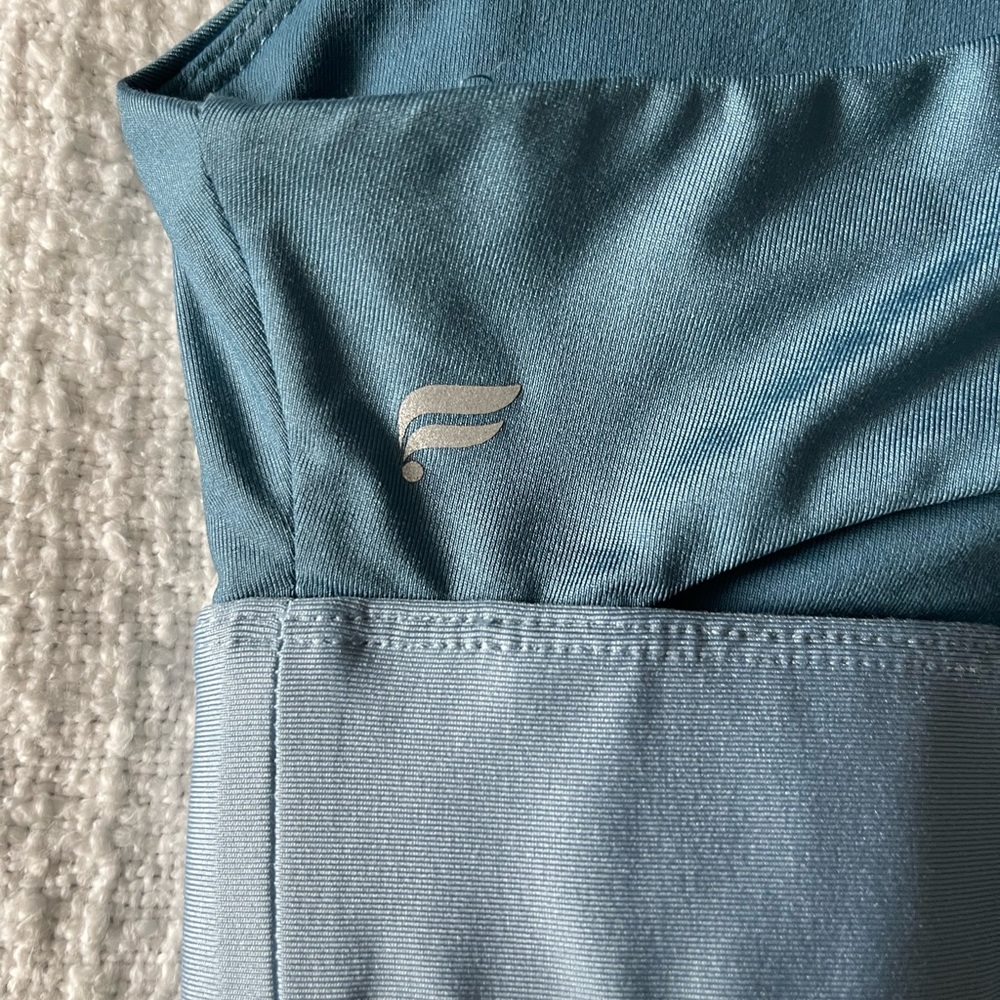 Fabletics Capri Legging Set - Picture 4 of 8